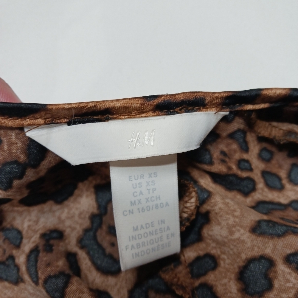 H&M Dark Leopard Print Long Sleeve Tie-Back Crop Top Women’s XS - Picture 2 of 10